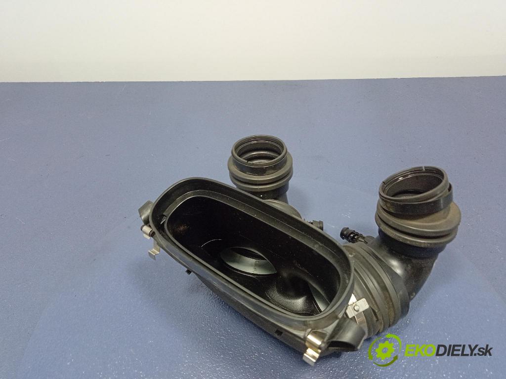 Audi SQ8 2022 Prívod: Vzduch: 06M129684H