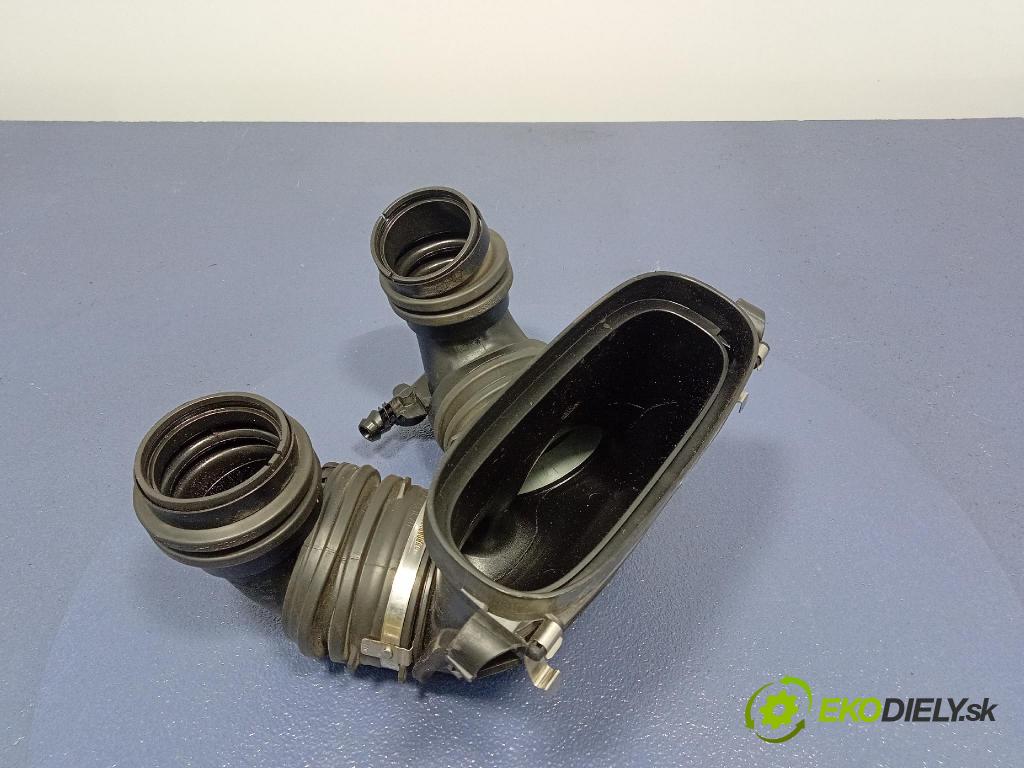 Audi SQ8 2022 Vstup: Vzduch: 06M129684H