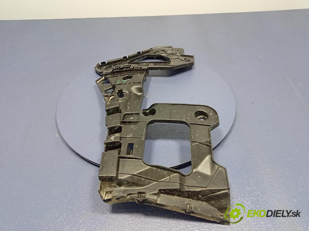 Audi SQ8 2022 Upevnění: narazník 4M8807453