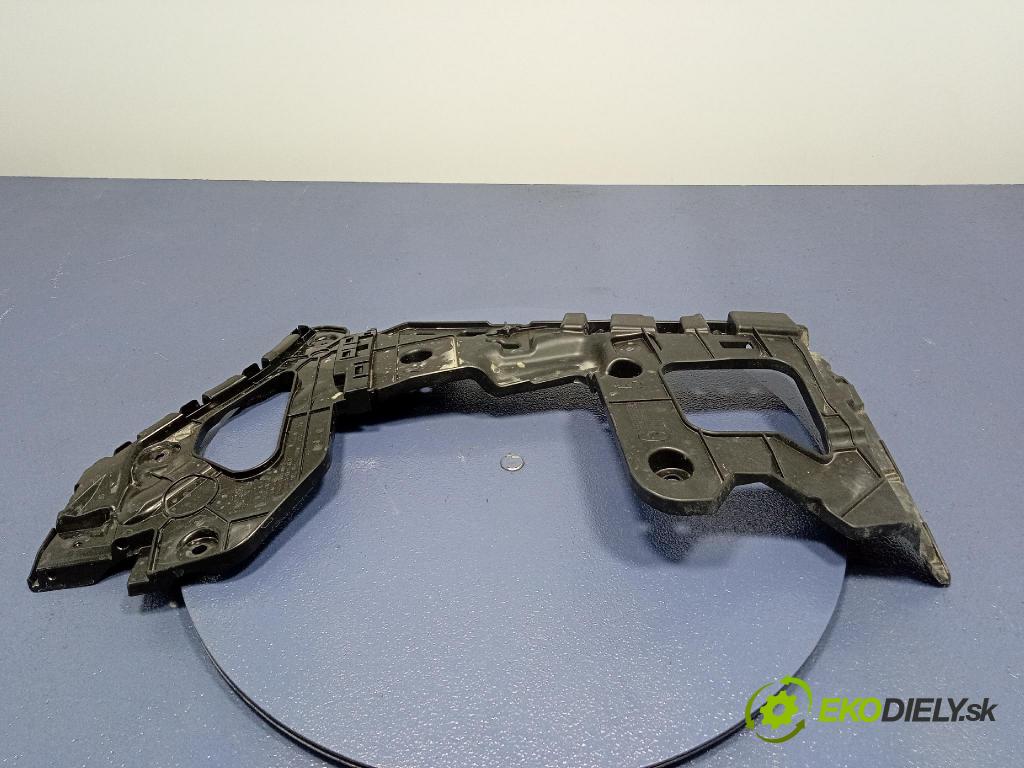 Audi SQ8 2022 Upevnění: narazník 4M8807454