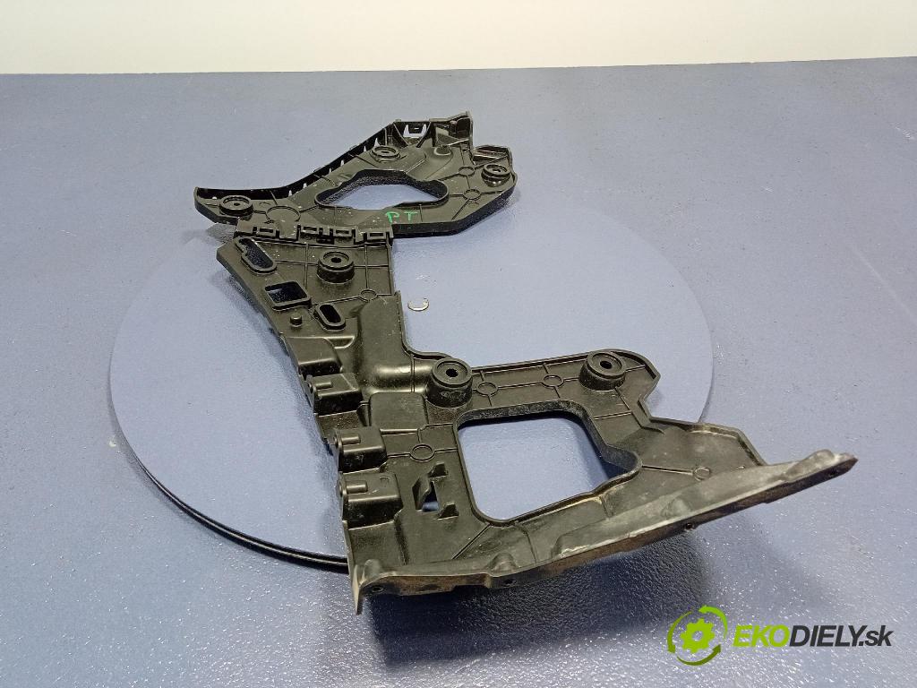 Audi SQ8 2022 Upevnění: narazník 4M8807454