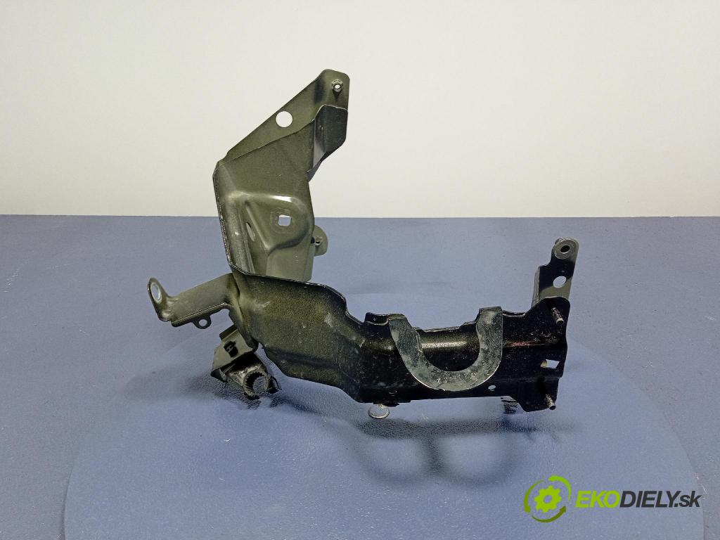 Audi SQ8 2022 blatník Predné v pravo: 4M8821131A