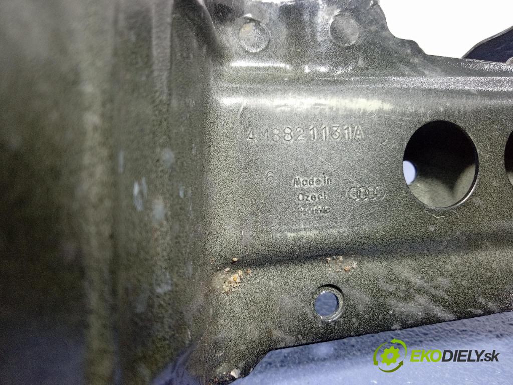 Audi SQ8 2022 blatník Predné v pravo: 4M8821131A