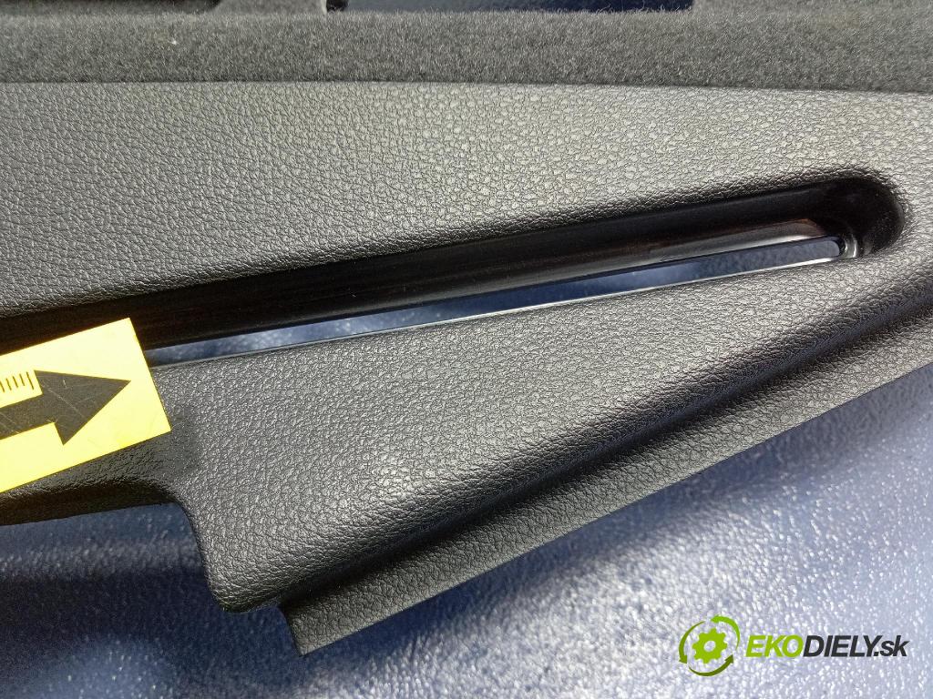 Audi SQ8 2022 Čalounictví: kufra: 4M8863879N