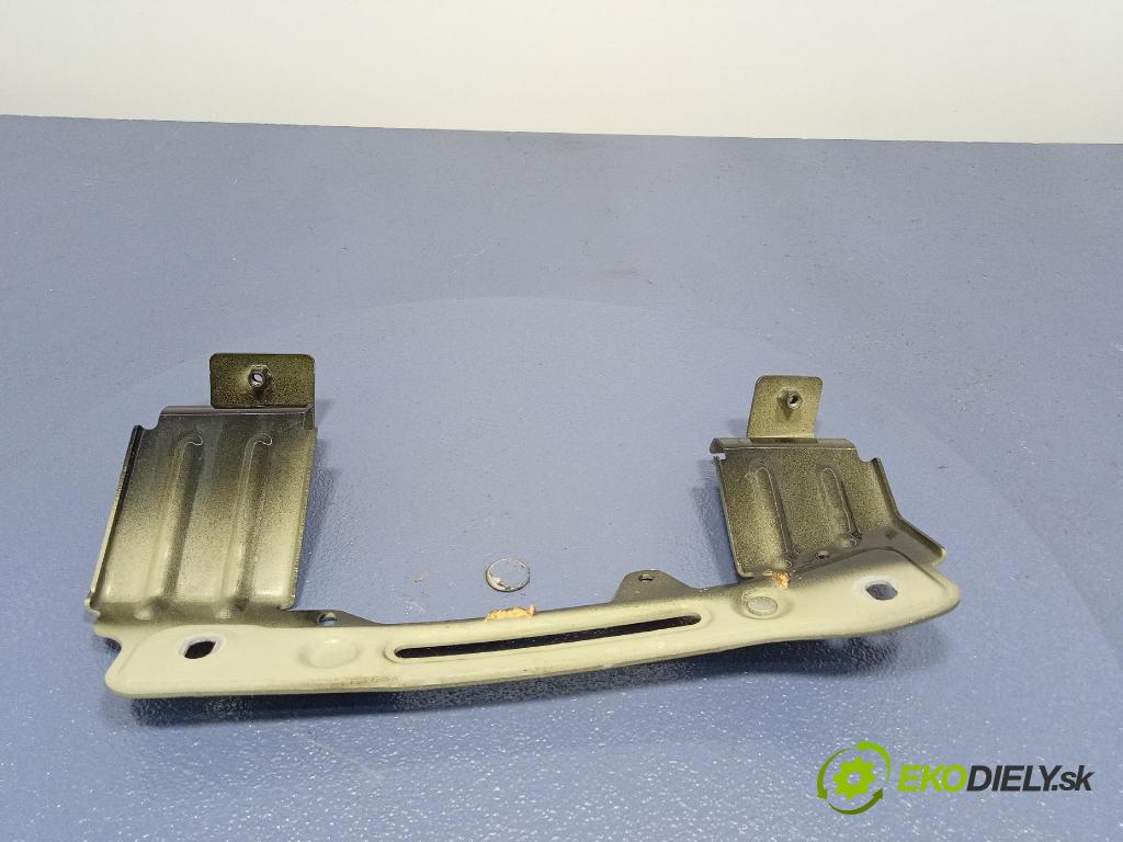 Audi SQ8 2022 blatnik před Levý: 4M8821431