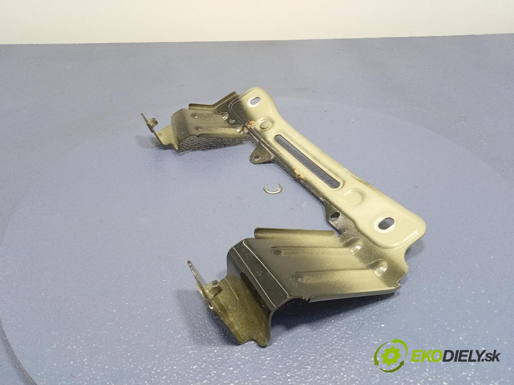 Audi SQ8 2022 blatnik před Levý: 4M8821431