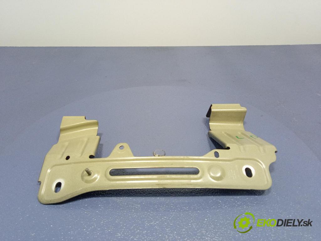 Audi SQ8 2022 blatnik před Levý: 4M8821431