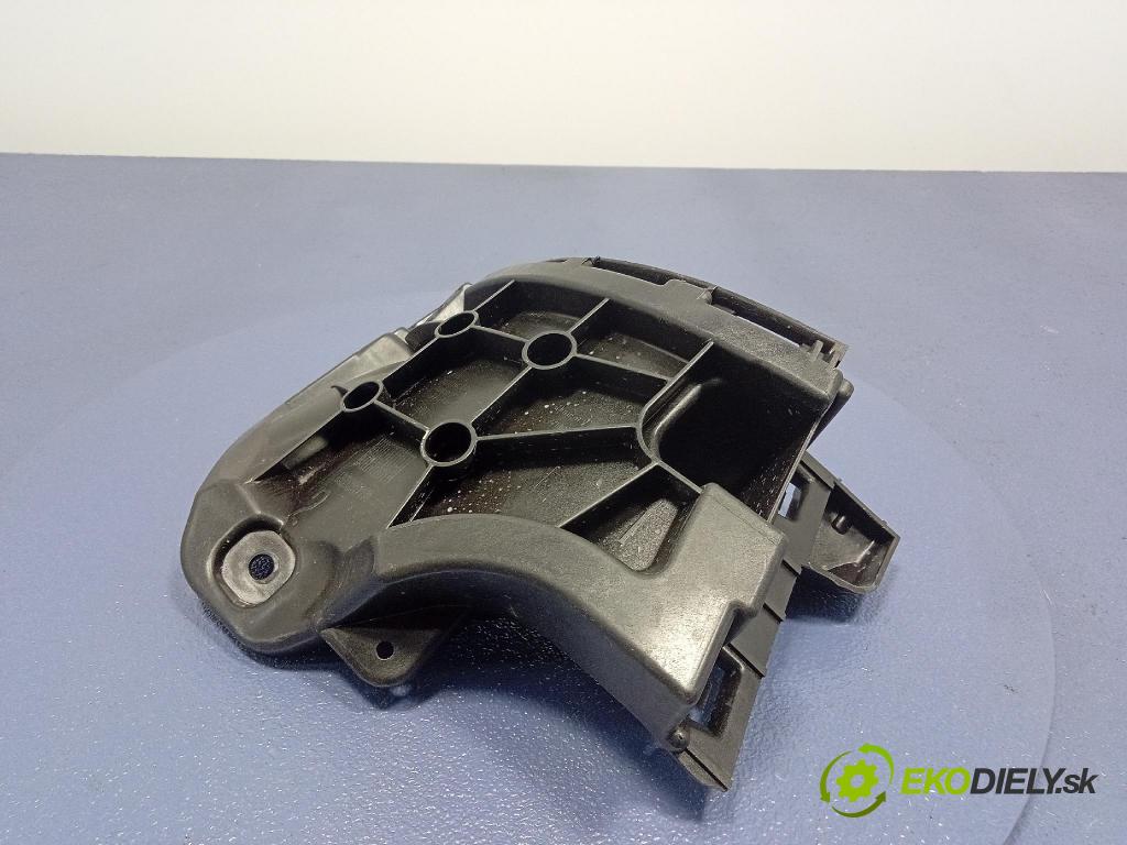 Audi SQ8 2022 Upevnenie: narazník 4M8807393