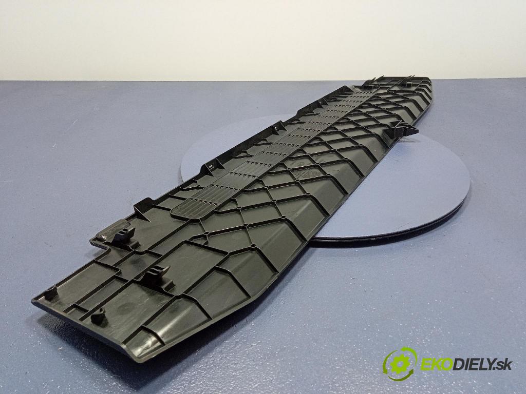 Audi SQ8 2022 kryt Plast: Interiéry: 4M8861486