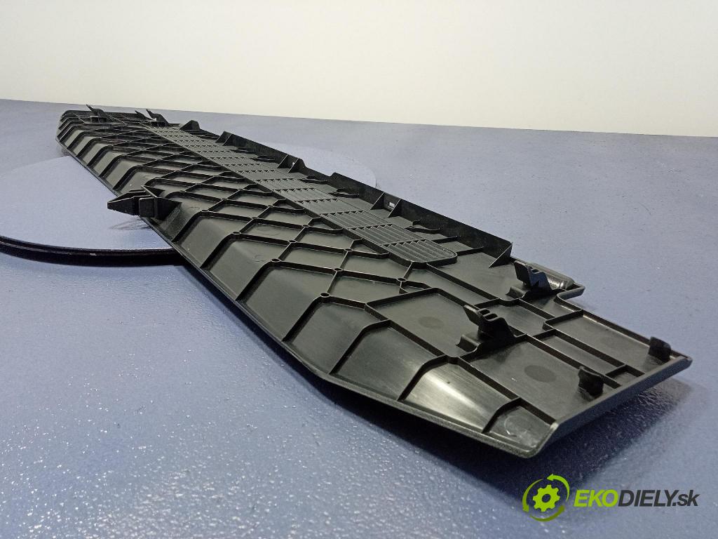 Audi SQ8 2022 kryt Plast: Interiéry: 4M8861486