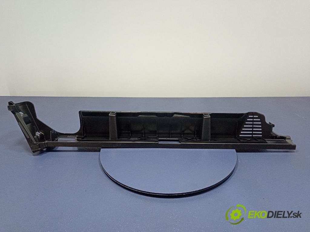 Audi SQ8 2022 kryt Plast: Interiéry: 4M8863528