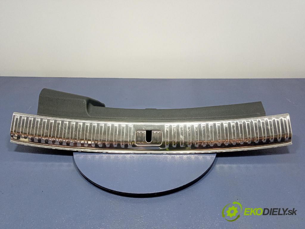 Audi SQ8 2022 kryt Plast: Interiéry: 4M8864483A