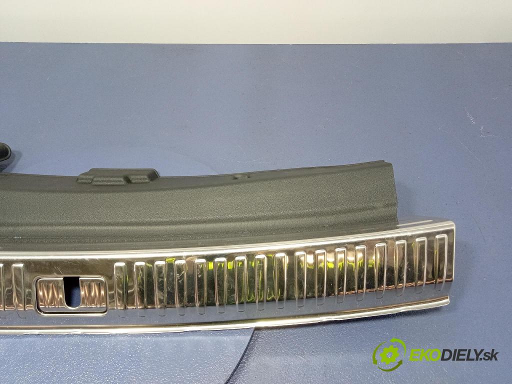 Audi SQ8 2022 kryt Plast: Interiéry: 4M8864483A