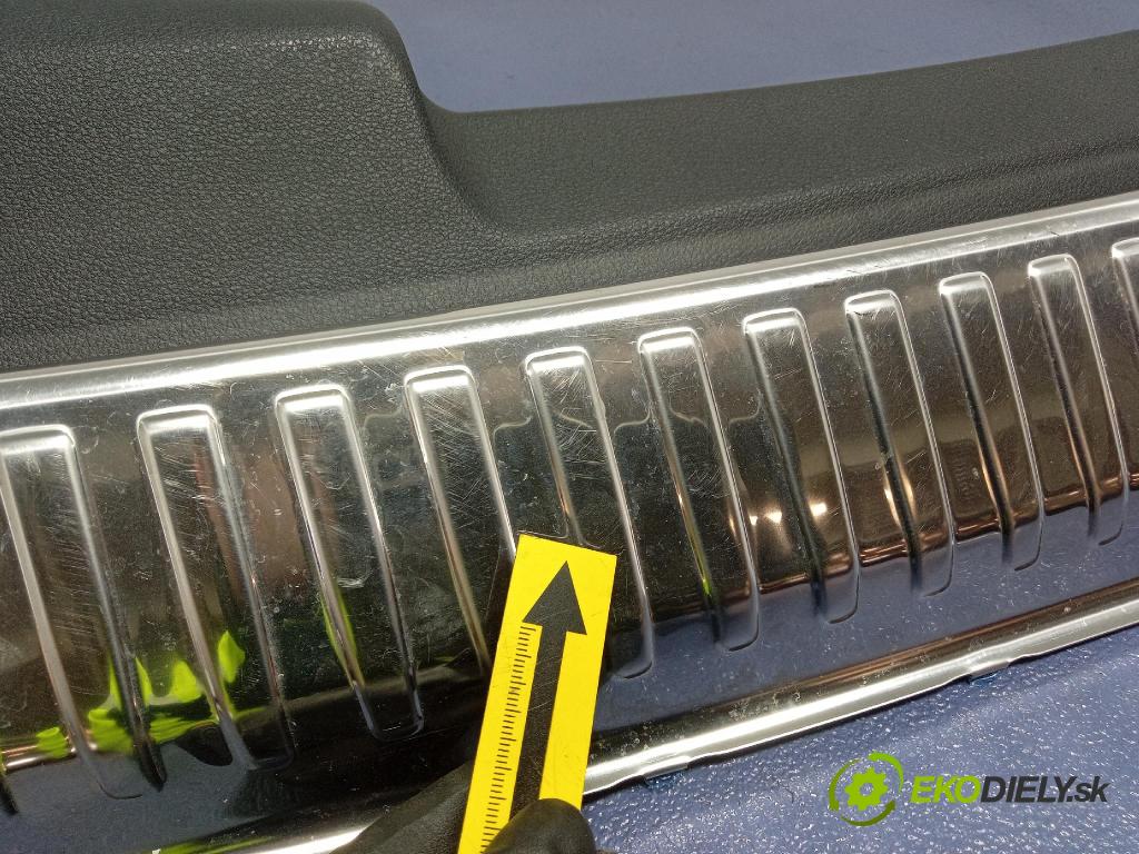 Audi SQ8 2022 kryt Plast: Interiéry: 4M8864483A