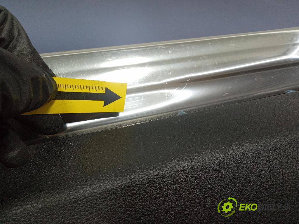 Audi SQ8 2022 kryt Plast: Interiéry: 4M8864483A