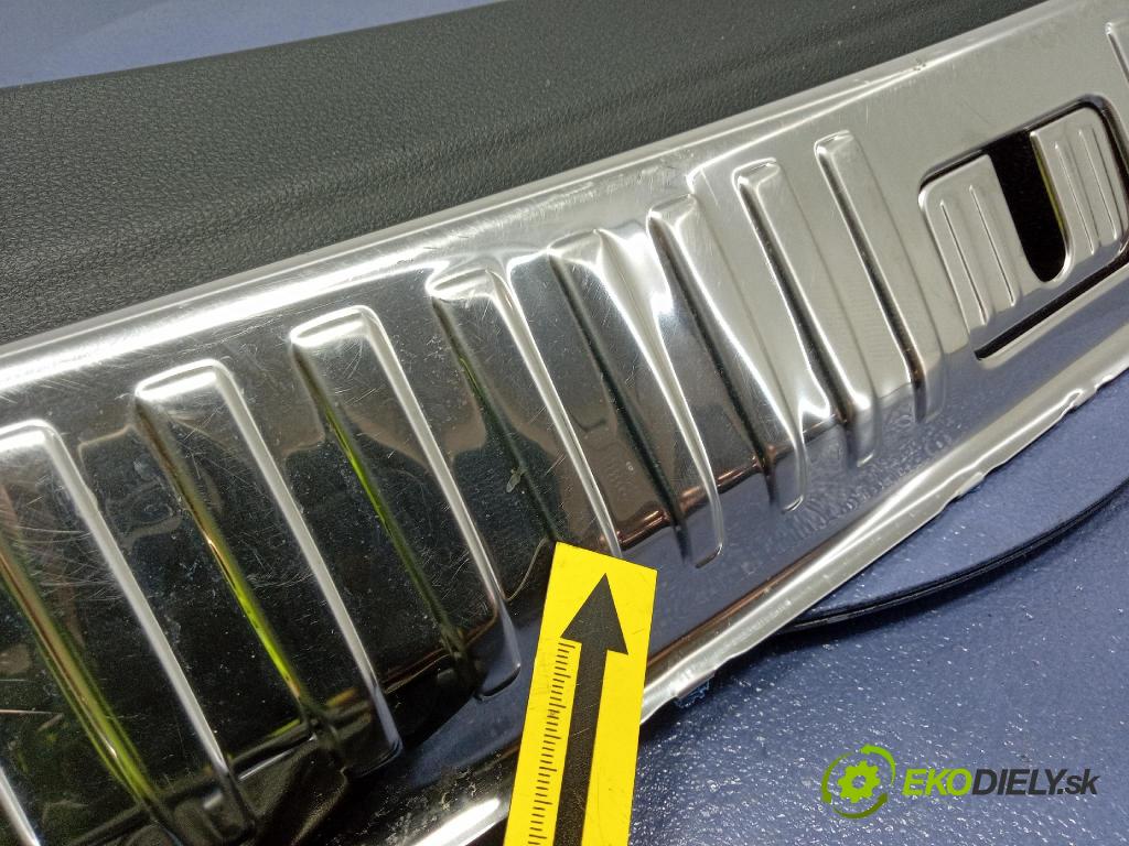 Audi SQ8 2022 kryt Plast: Interiéry: 4M8864483A