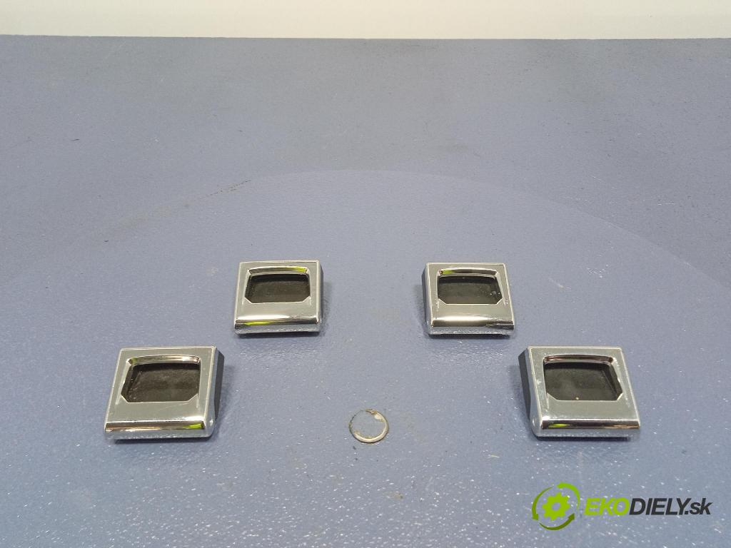 Audi SQ8 2022 sietka 4M0864203A