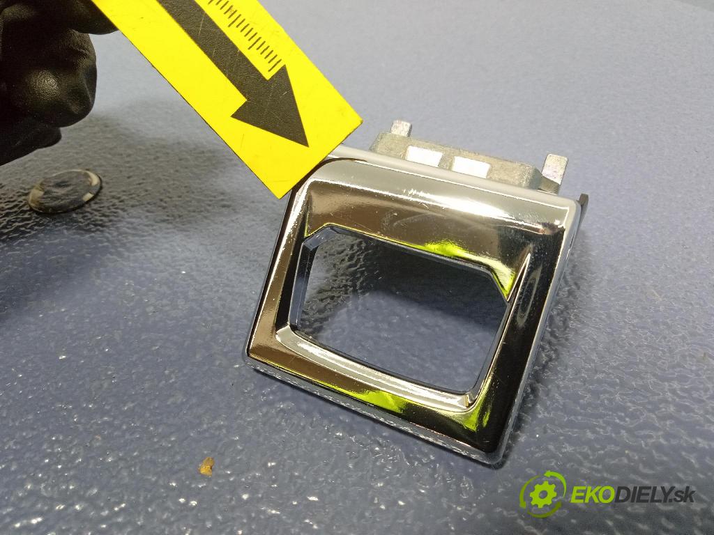 Audi SQ8 2022 sietka 4M0864203A