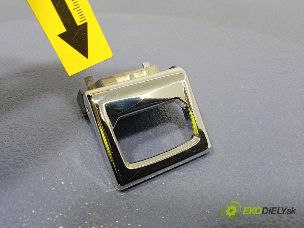 Audi SQ8 2022 sietka 4M0864203A