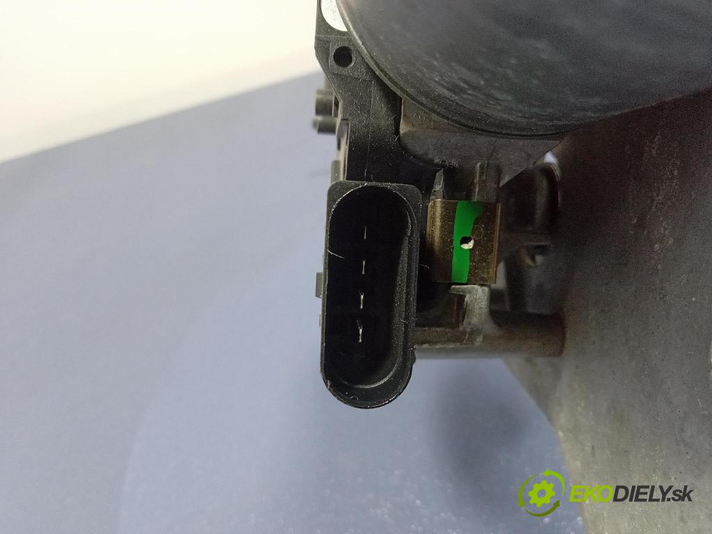 Audi SQ8 2022 mechanizmus motor: Stierače: Predné 4M8955023B