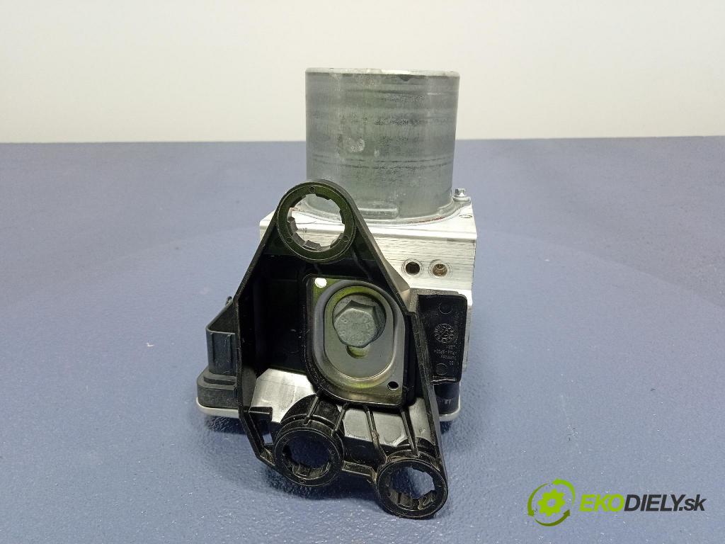 Audi SQ8 2022 čerpadlo ABS x 4M6907379AF