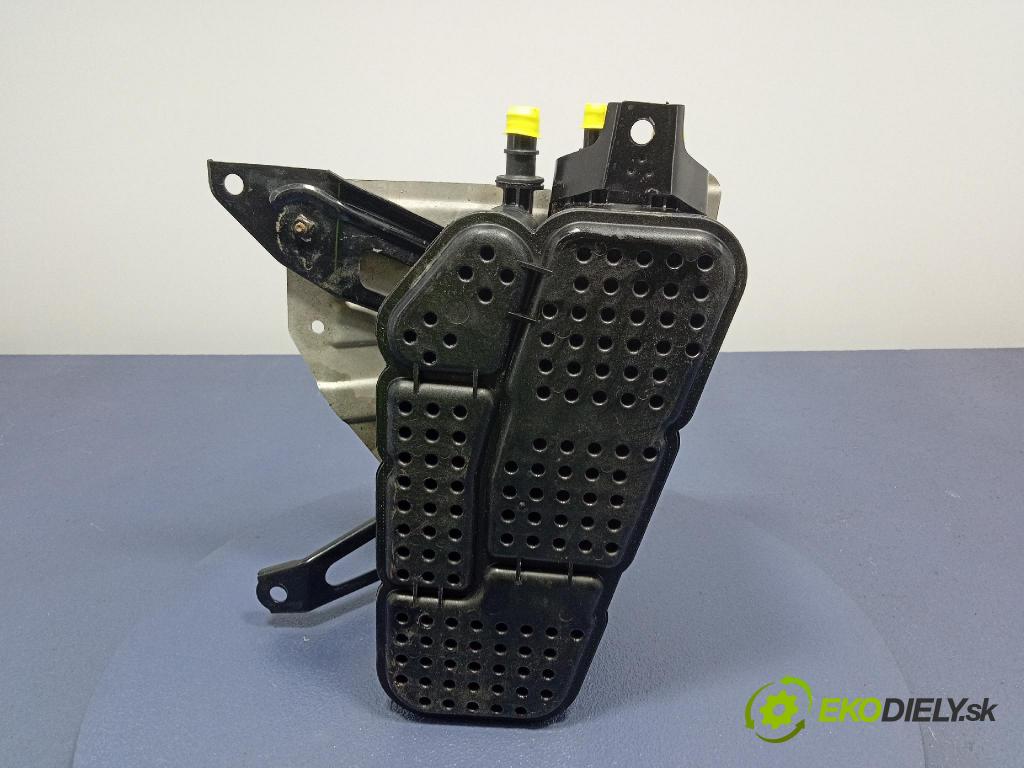 Audi SQ8 2022 Nádrž: Uhlí Aktivní 4M4201801