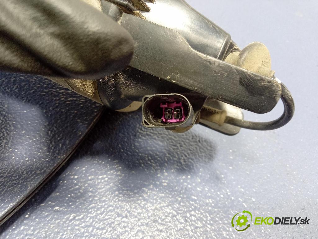 Audi SQ8 2022 tlmič zad Vľavo.: 4M0616031AS