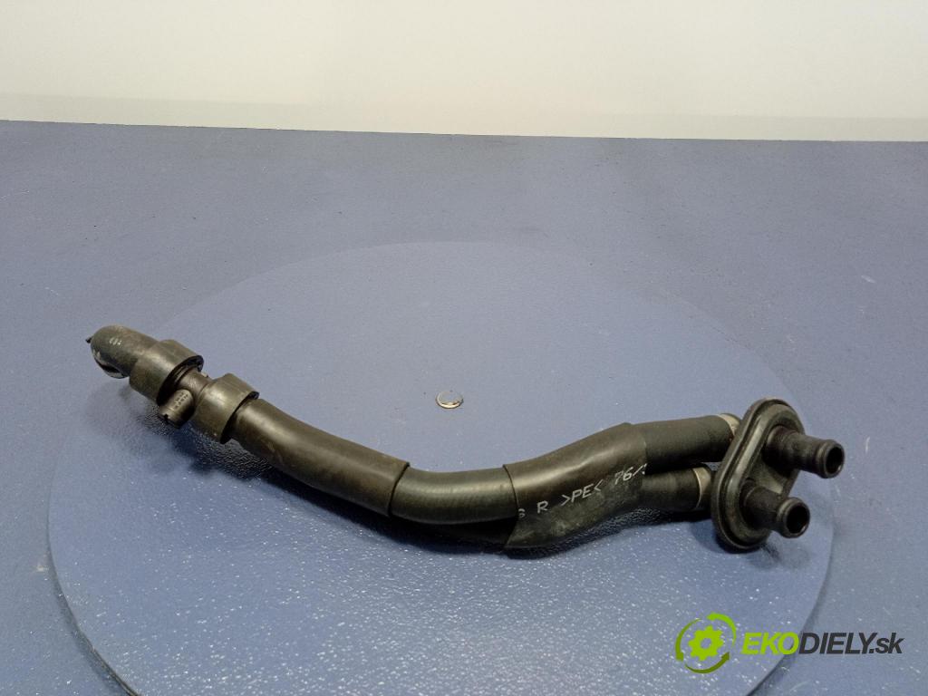 Audi SQ8 2022 rúrka Chladič: 4M0819350F