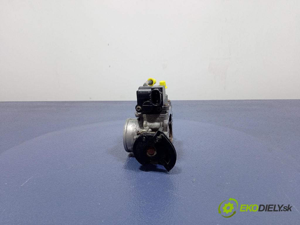 Suzuki Ignis 2001 škrticí klapka 18117-78F01