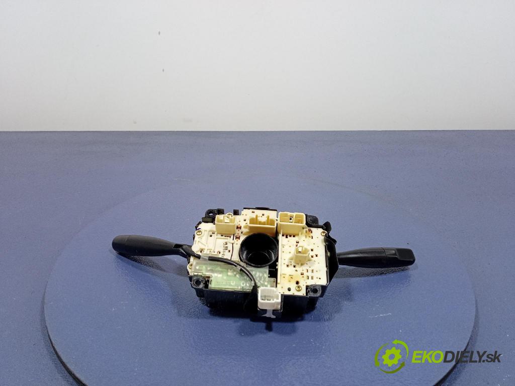 Suzuki Ignis 2001 Přepínač Komplex: 17B196