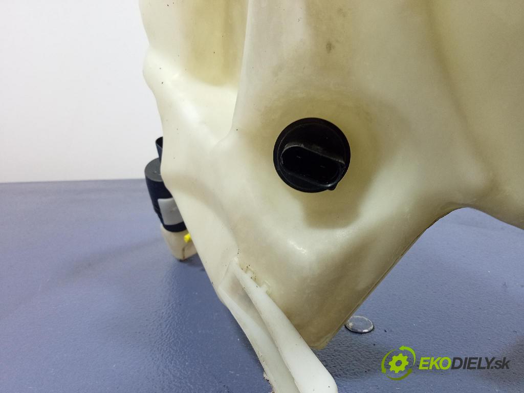 Vw Passat 2004 nádržka Podložka: 3B0955453AF