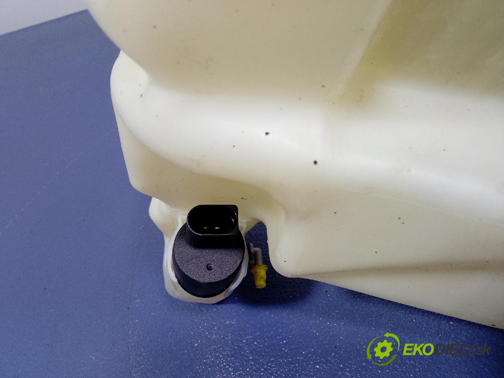 Vw Passat 2004 nádržka Podložka: 3B0955453AF