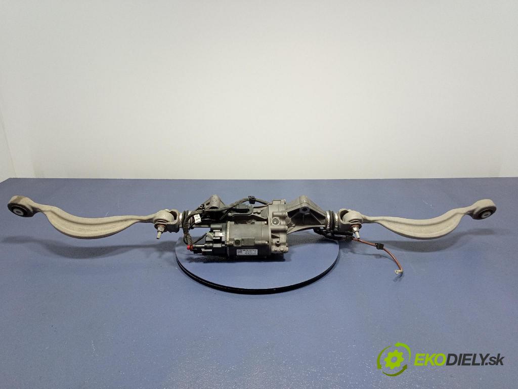 Audi SQ8 2022 Ozubené kolo: volant 4M0501055AC