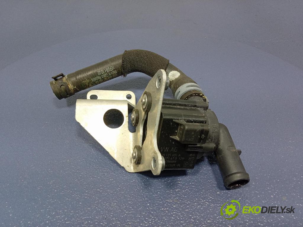 Audi SQ8 2022 čerpadlo Voda: 4N0121601A