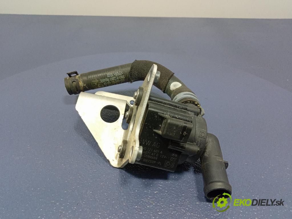 Audi SQ8 2022 čerpadlo Voda: 4N0121601A