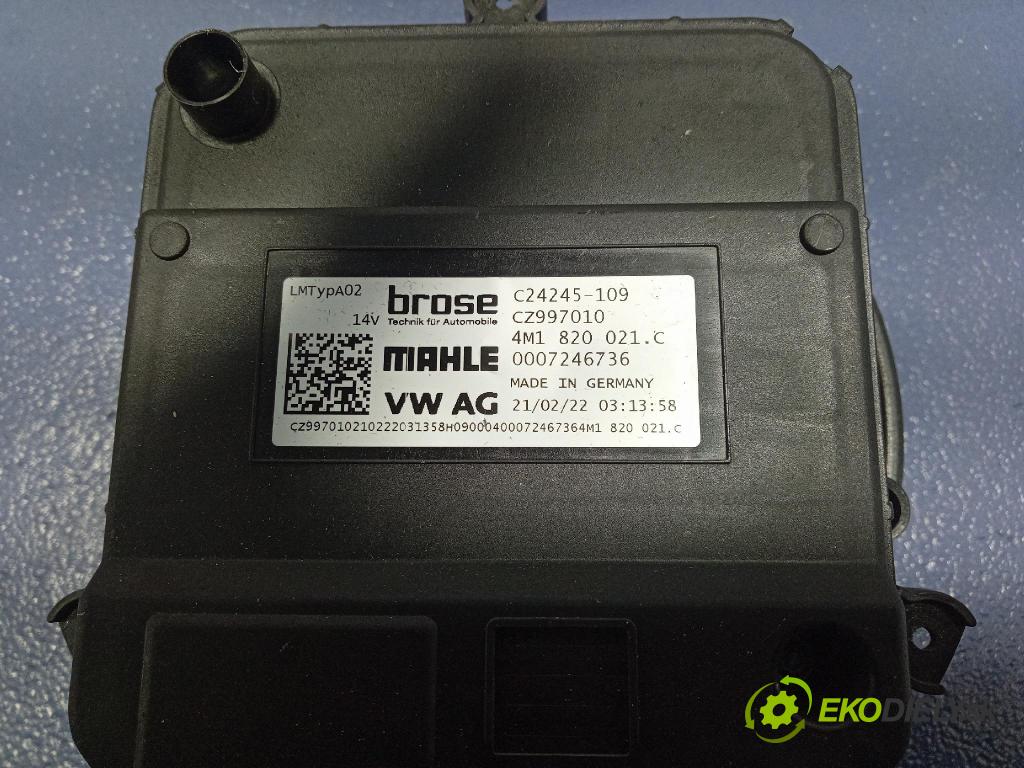 Audi SQ8 2022 ventilátor Vzduch: 4M1820021C