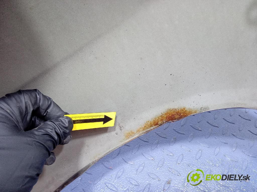 Honda City 2008 blatník Predné v pravo: