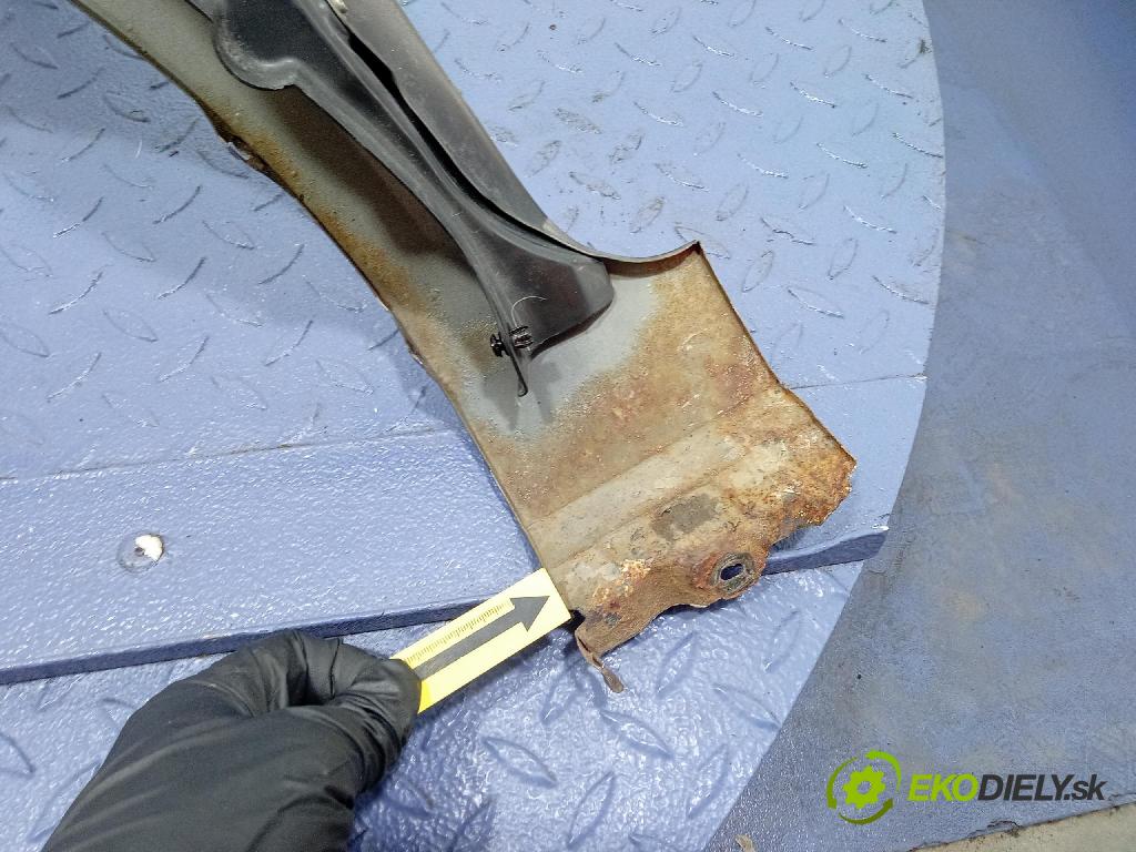 Honda City 2008 blatník Predné v pravo: 