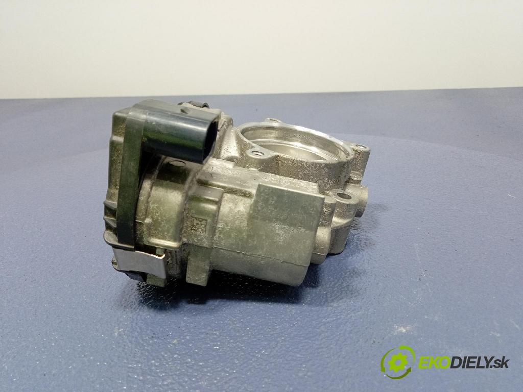 Audi SQ8 2022 klapka 0P2133062B