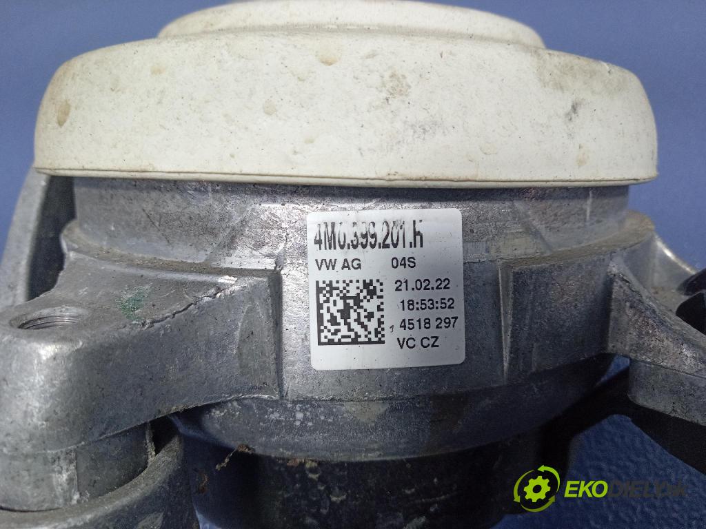 Audi SQ8 2022 Vankúš/: držiak Motor: 4M0399201H