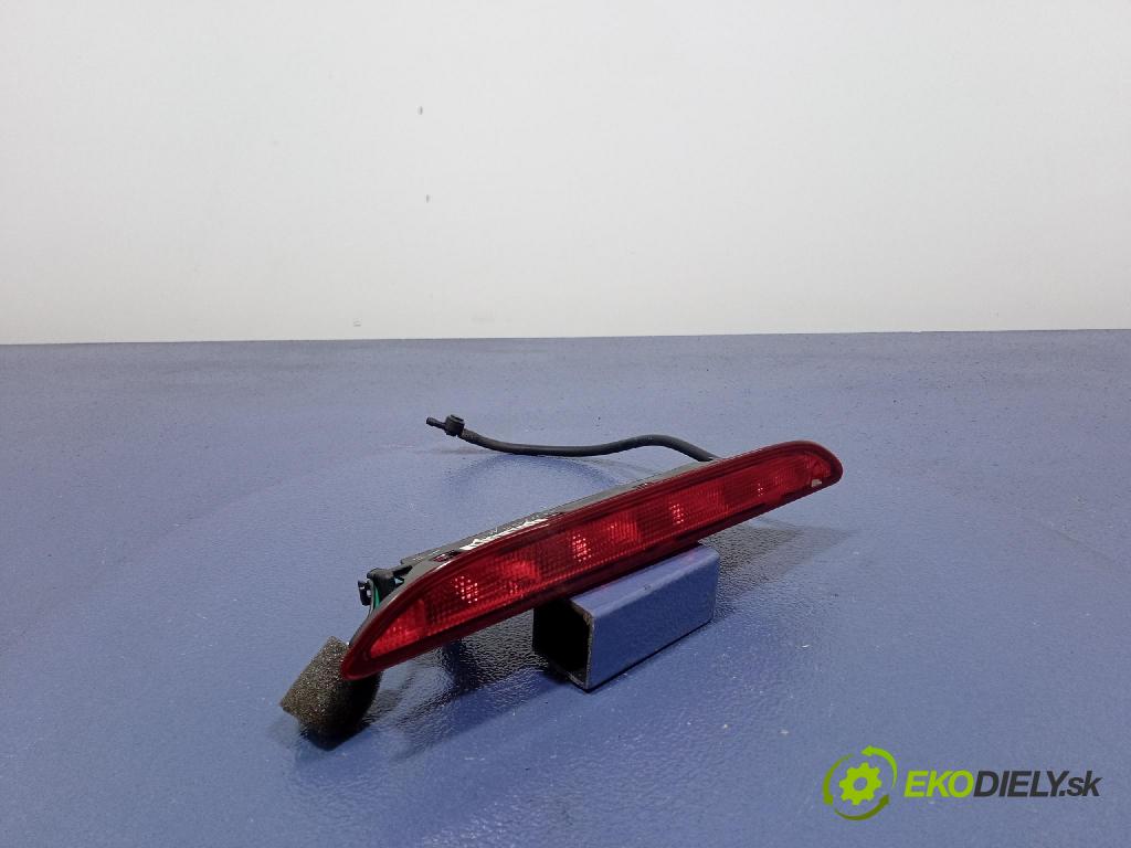 Hyundai I20 2015 Svetlo: Stop: 92700-C7010