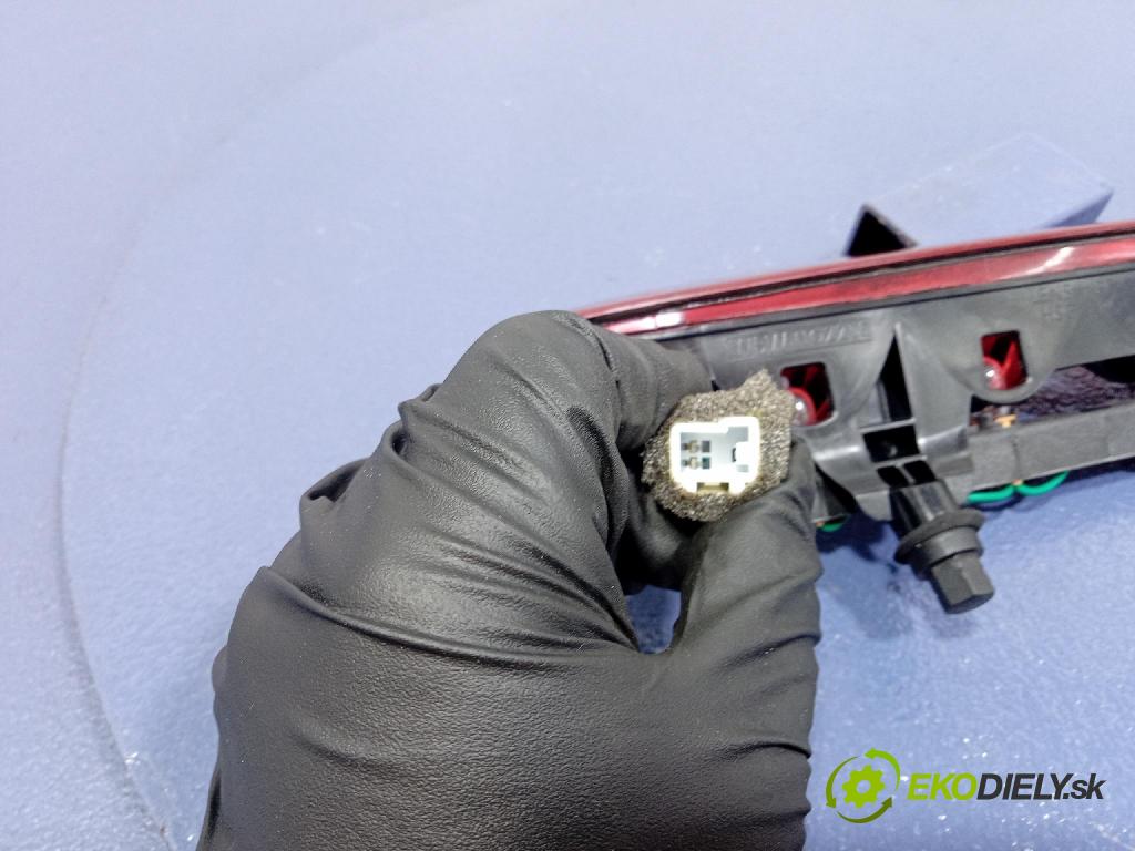 Hyundai I20 2015 Svetlo: Stop: 92700-C7010