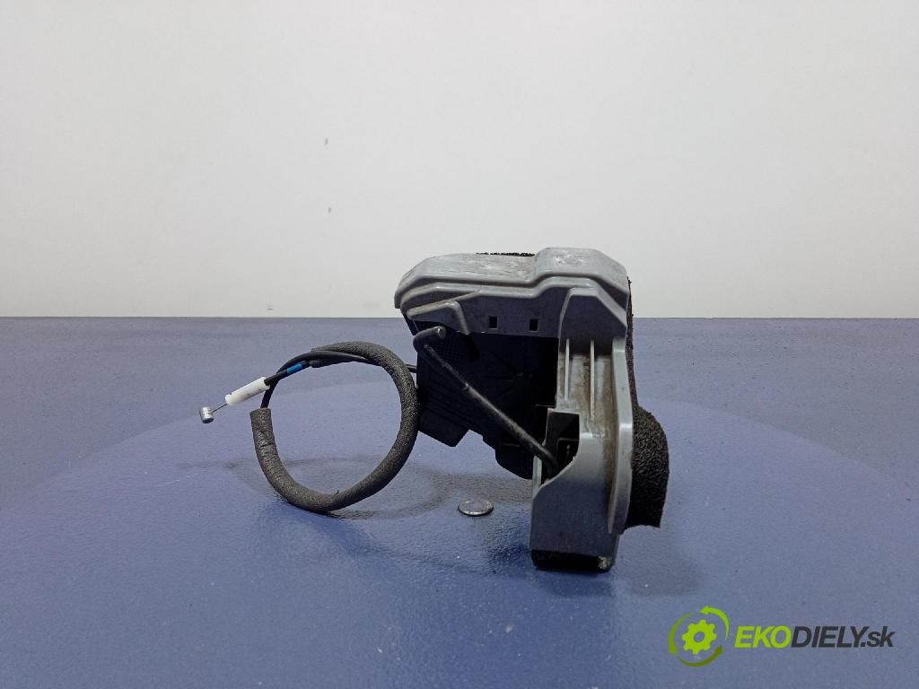 Hyundai I20 2015 zámok dvere zad Vľavo: 81410-C8020