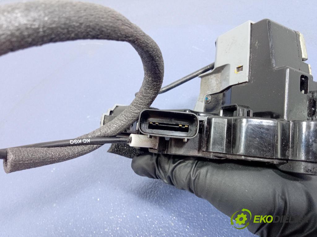 Hyundai I20 2015 zámok dvere zad Vľavo: 81410-C8020