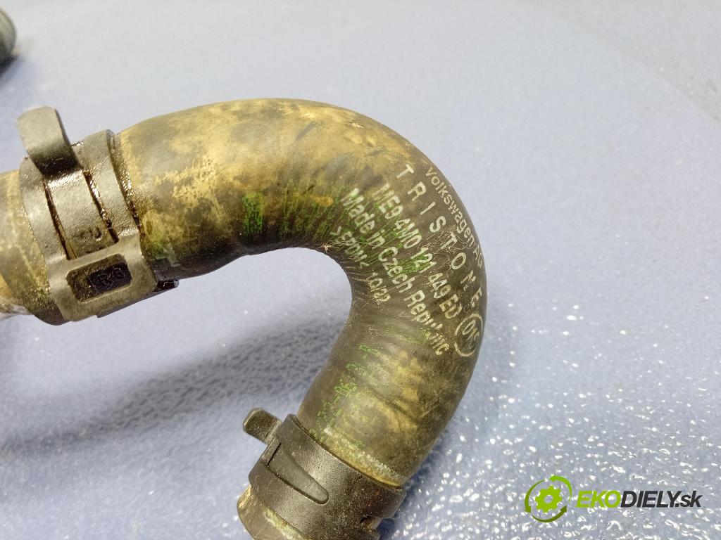 Audi SQ8 2022 rúrka Chladič: 4M0121485CQ