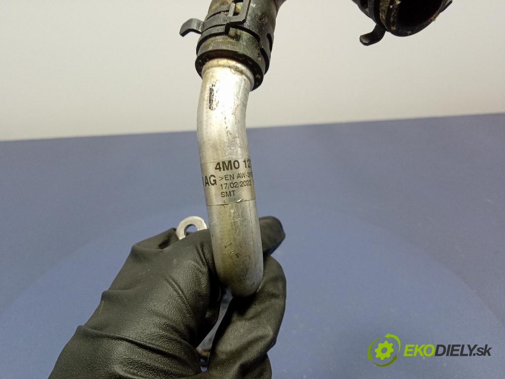 Audi SQ8 2022 rúrka Chladič: 4M0121485CQ