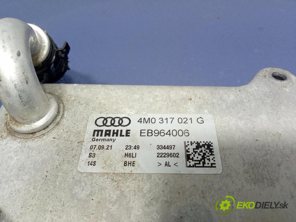 Audi SQ8 2022 chladič oleja 4M0317021G