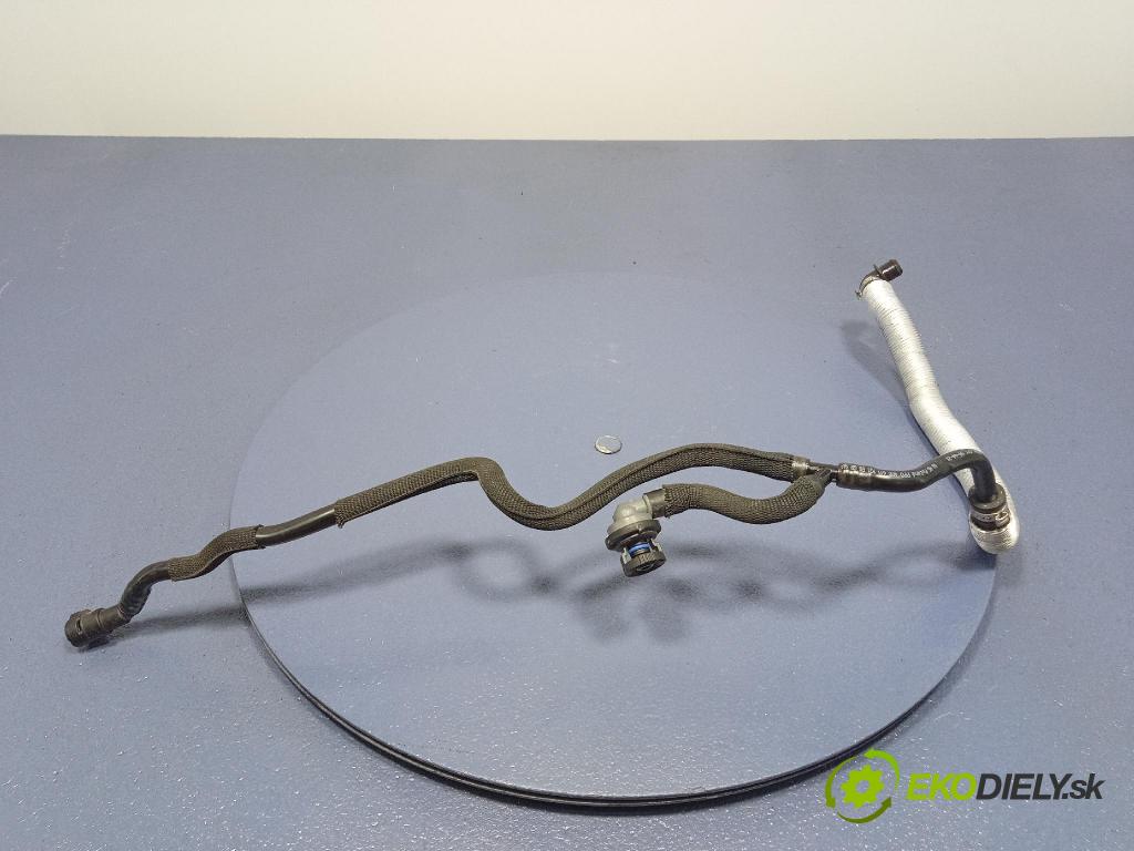 Audi SQ8 2022 trubka Vzduch: 4M0611931