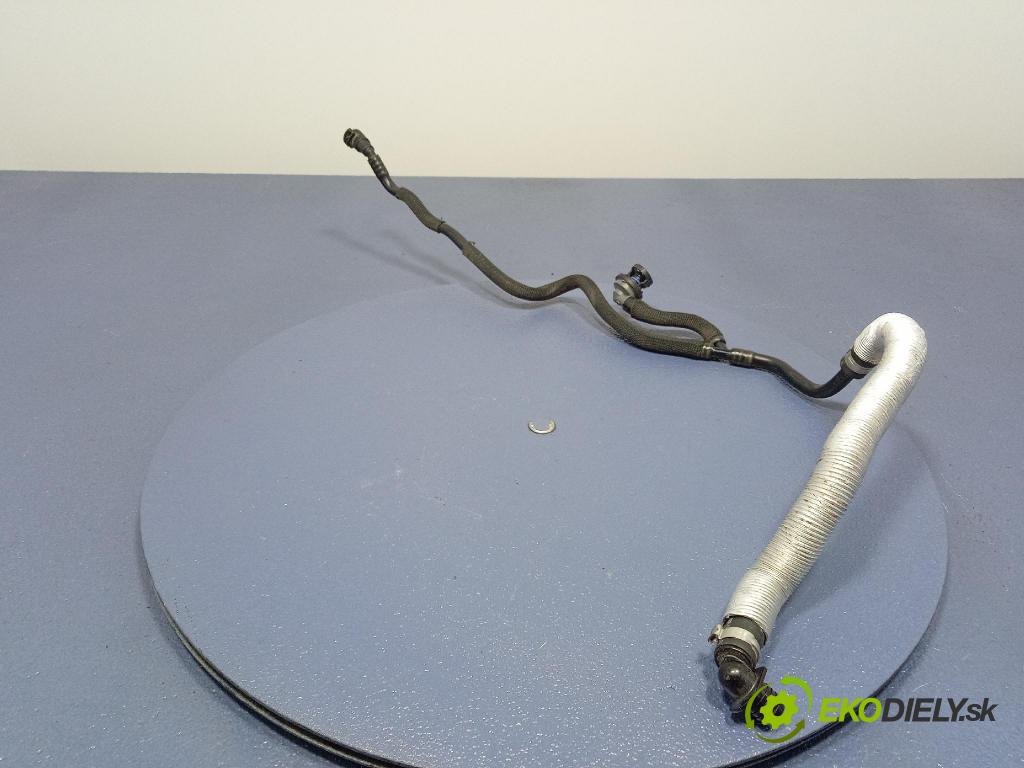 Audi SQ8 2022 trubka Vzduch: 4M0611931