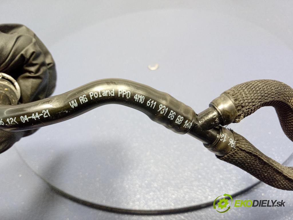 Audi SQ8 2022 trubka Vzduch: 4M0611931